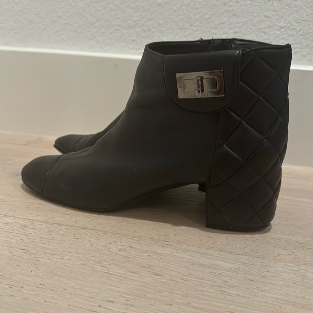 CHANEL Boots